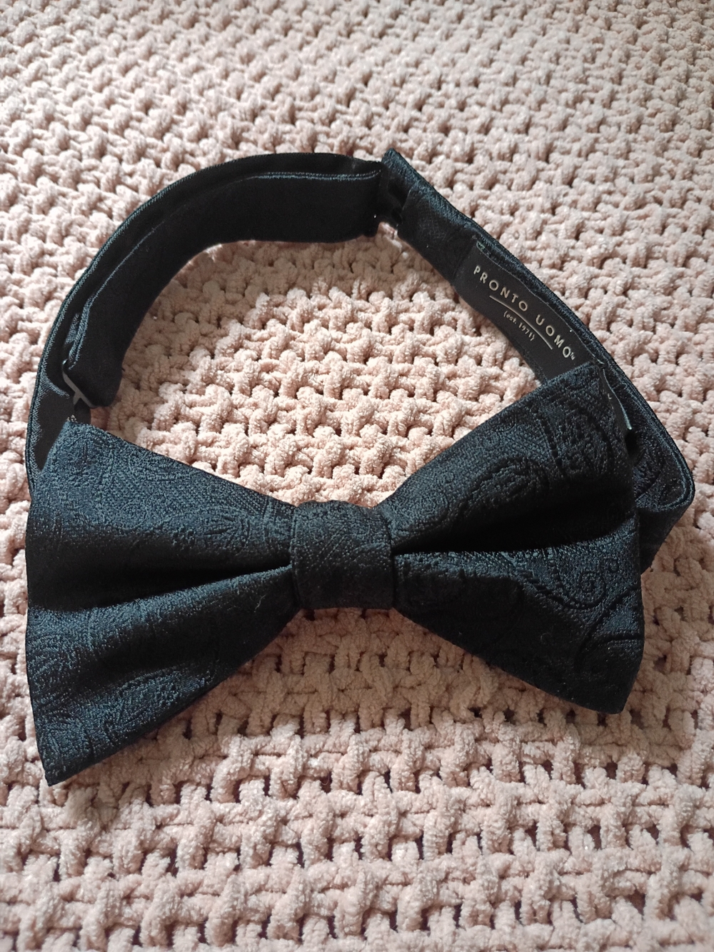 Pronto Uomo Black Paisley Pre-Tied Bow Tie